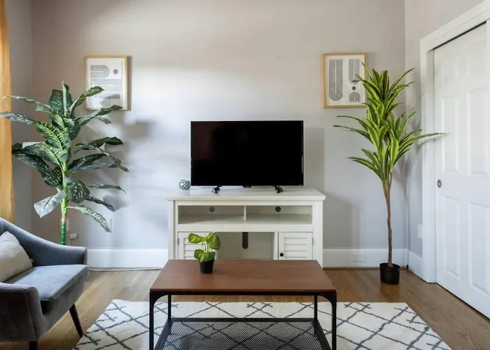 Charming Theater District 1Br